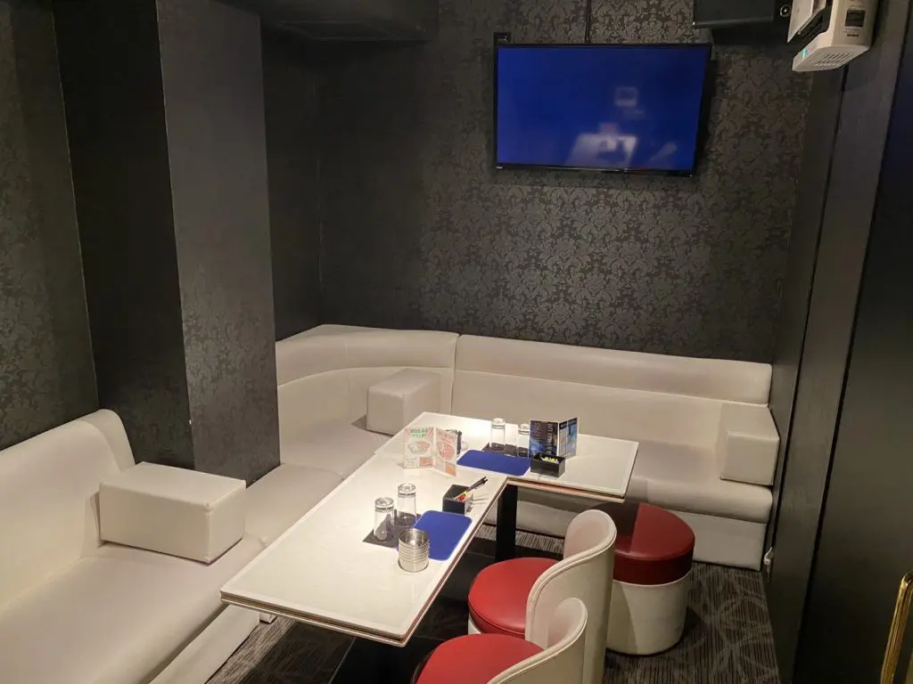 Club 令 店内2